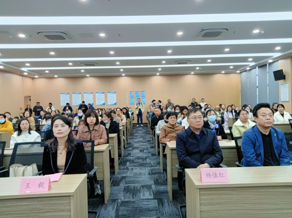臺下領(lǐng)導(dǎo)8_愛奇藝.jpg